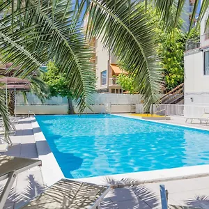 https://hotel-plaza-cattolica.emilia-romagnahotels.net