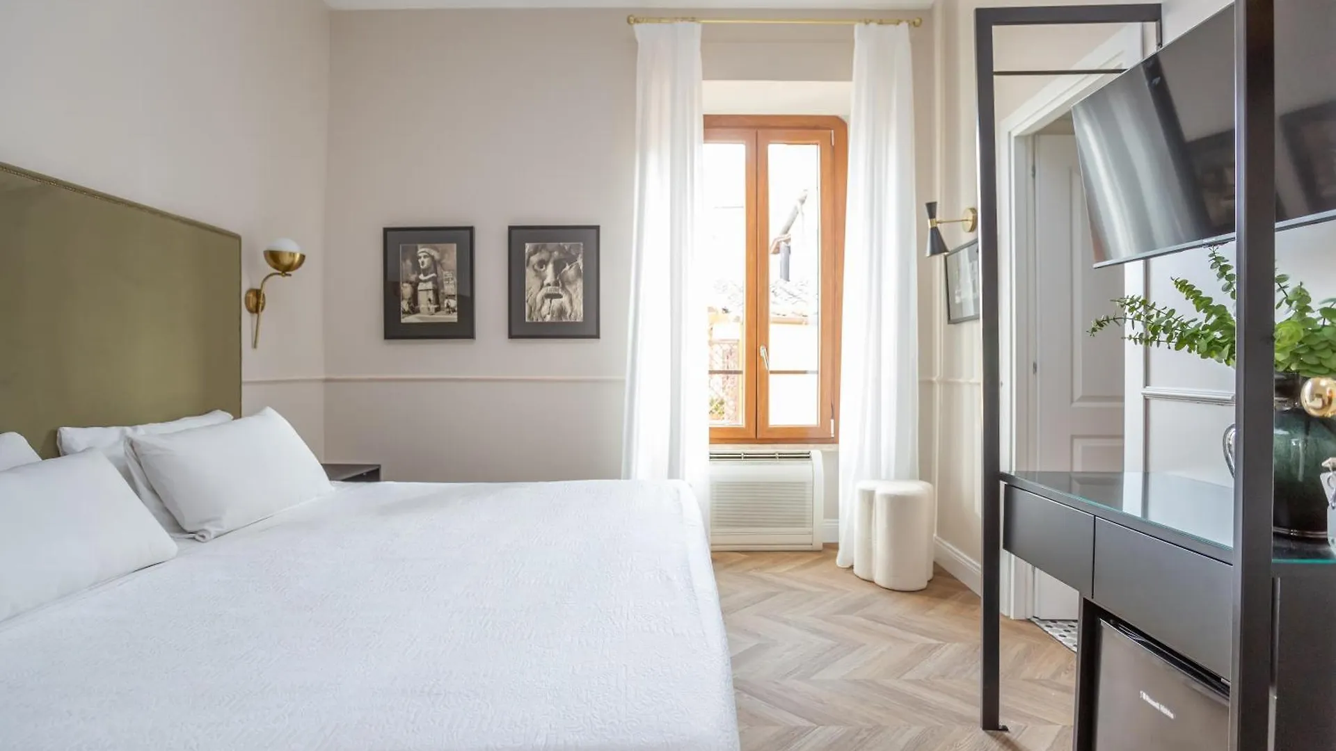 Daplace - La Mongolfiera Rooms In Navona Rome Italy