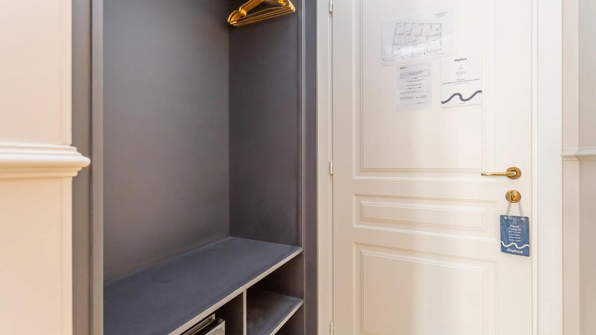 Guest house Daplace - La Mongolfiera Rooms In Navona Rome