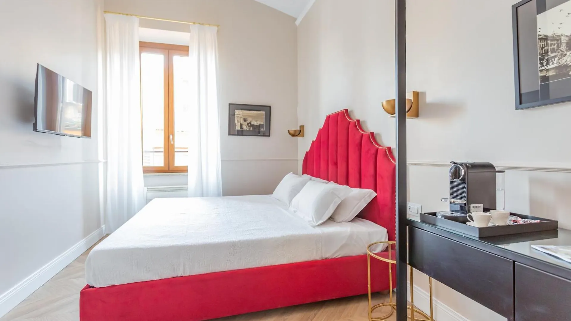 Daplace - La Mongolfiera Rooms In Navona Rome