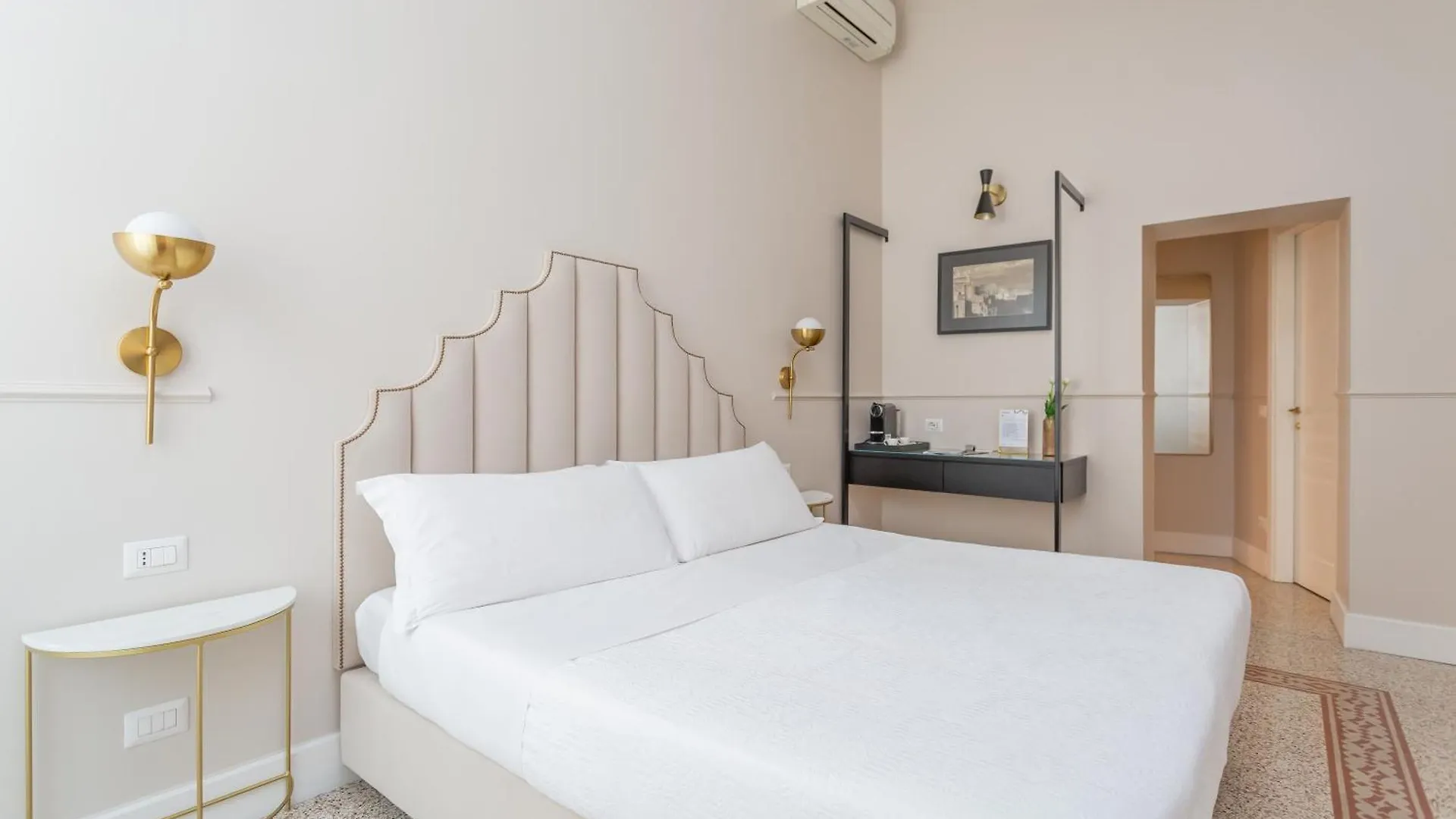 Guest house Daplace - La Mongolfiera Rooms In Navona Rome