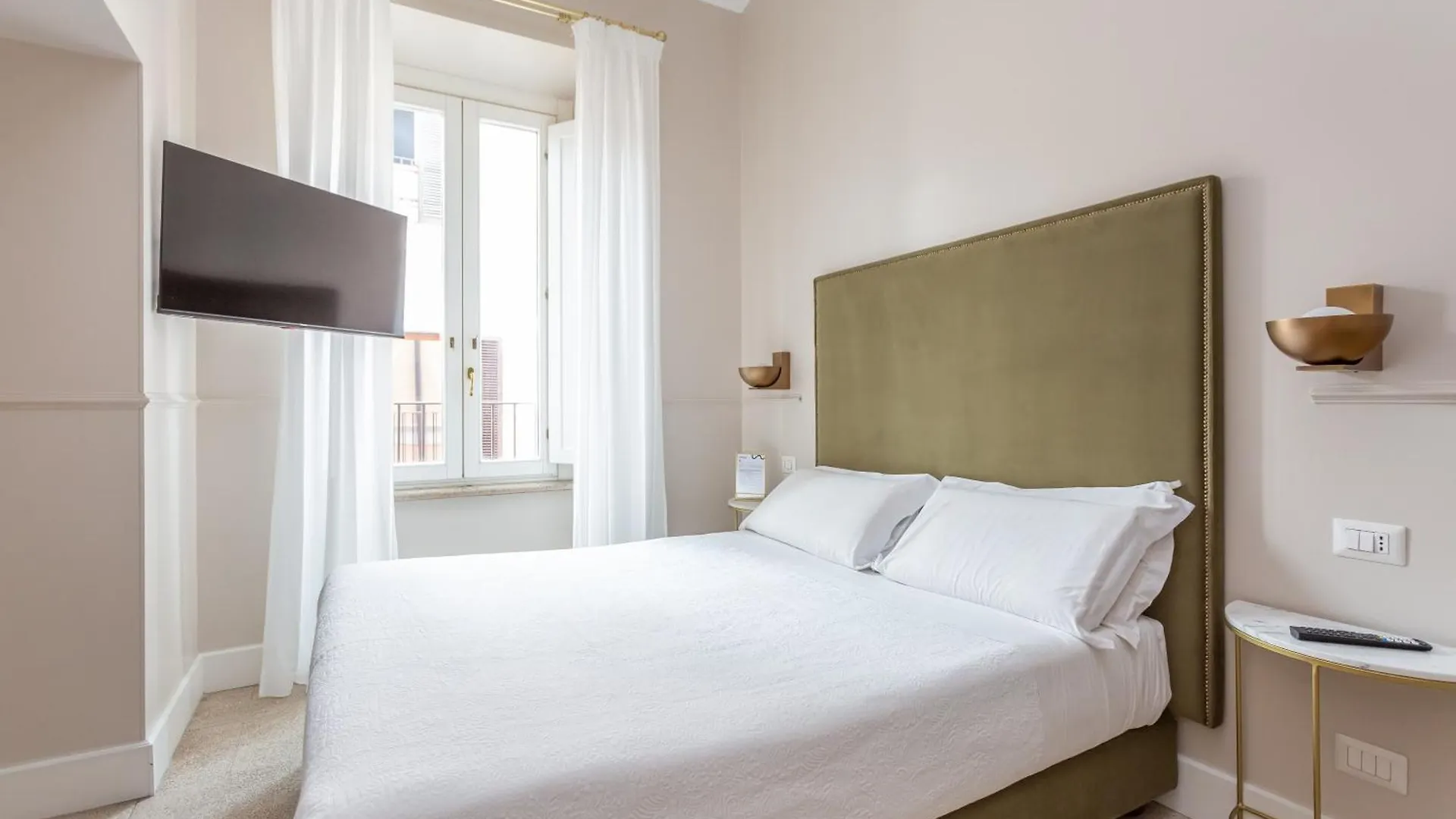 Daplace - La Mongolfiera Rooms In Navona Rome